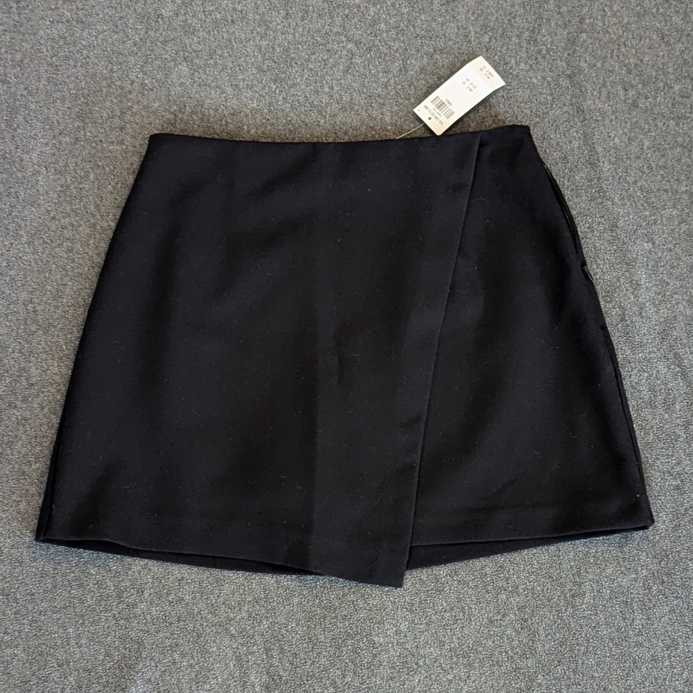NWT Abercrombie Scarlett Wrap Mini Skort Size S